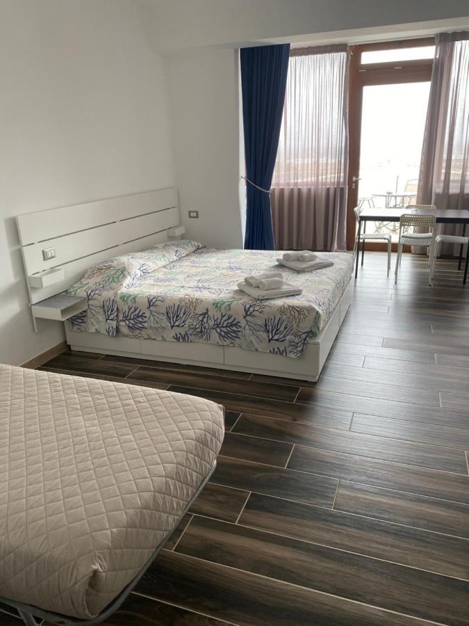 Manfredi Sea Room Vieste Exterior photo